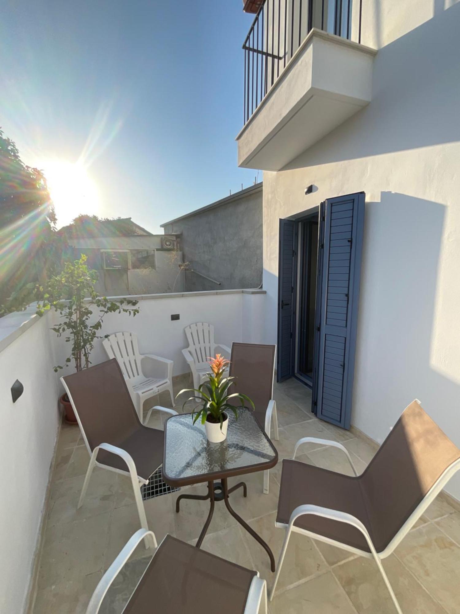 Le Voyageur By The Sea - Furnished Rooms Larnaka Exterior foto